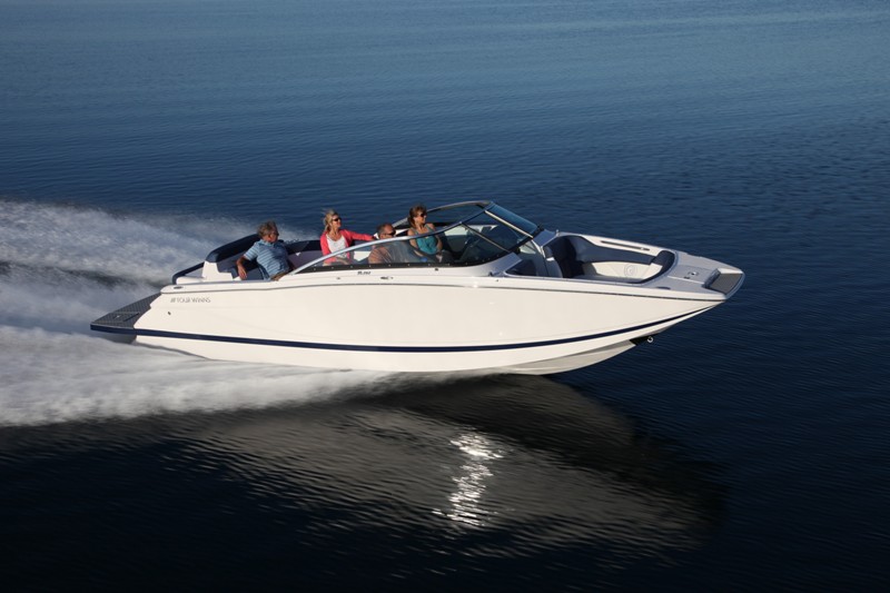 The 26' Four Winns Funship Tube & Ski Boat