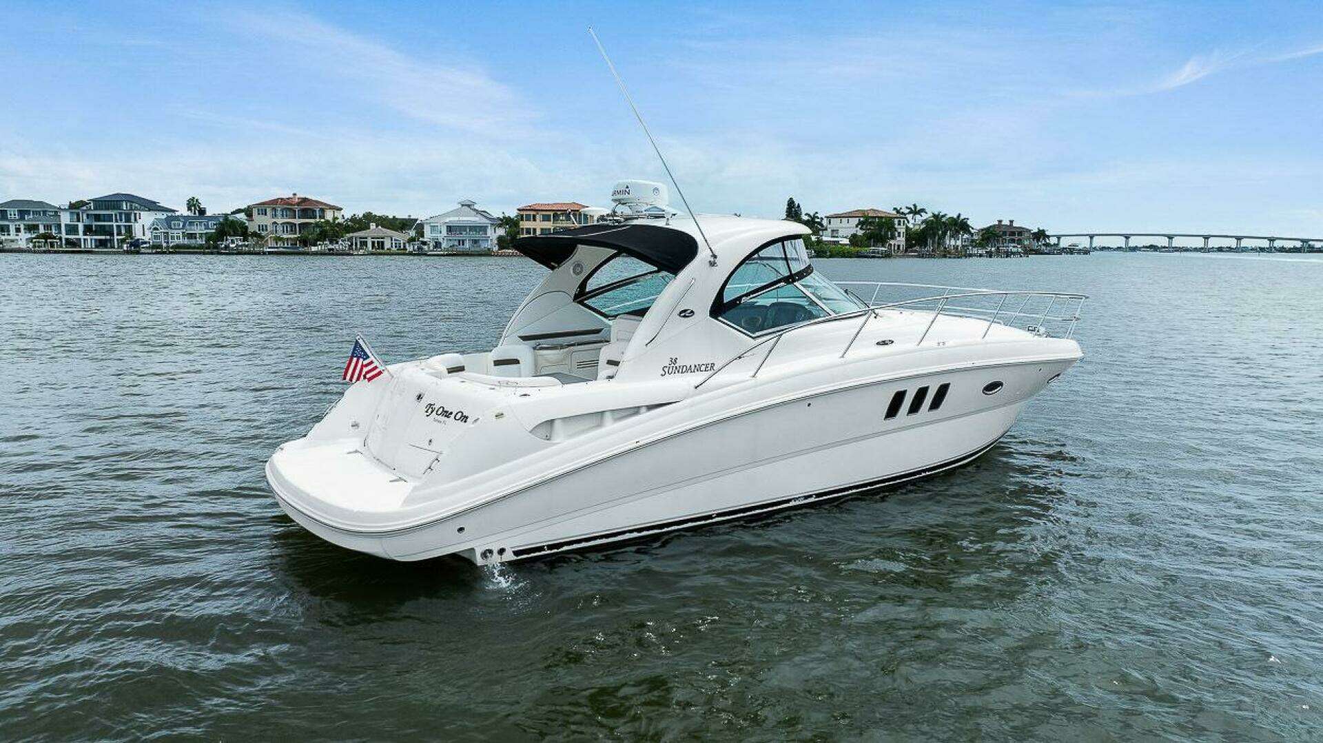 The 38' Sea Ray Sundancer Cruiser Yacht
